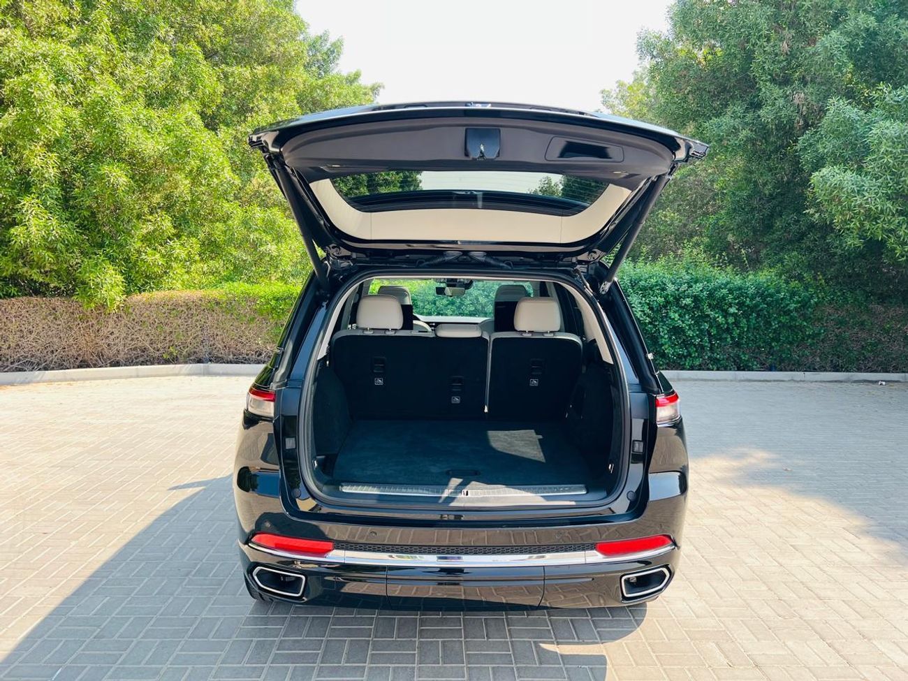 جيب جراند شيروكي Overland 3.6L