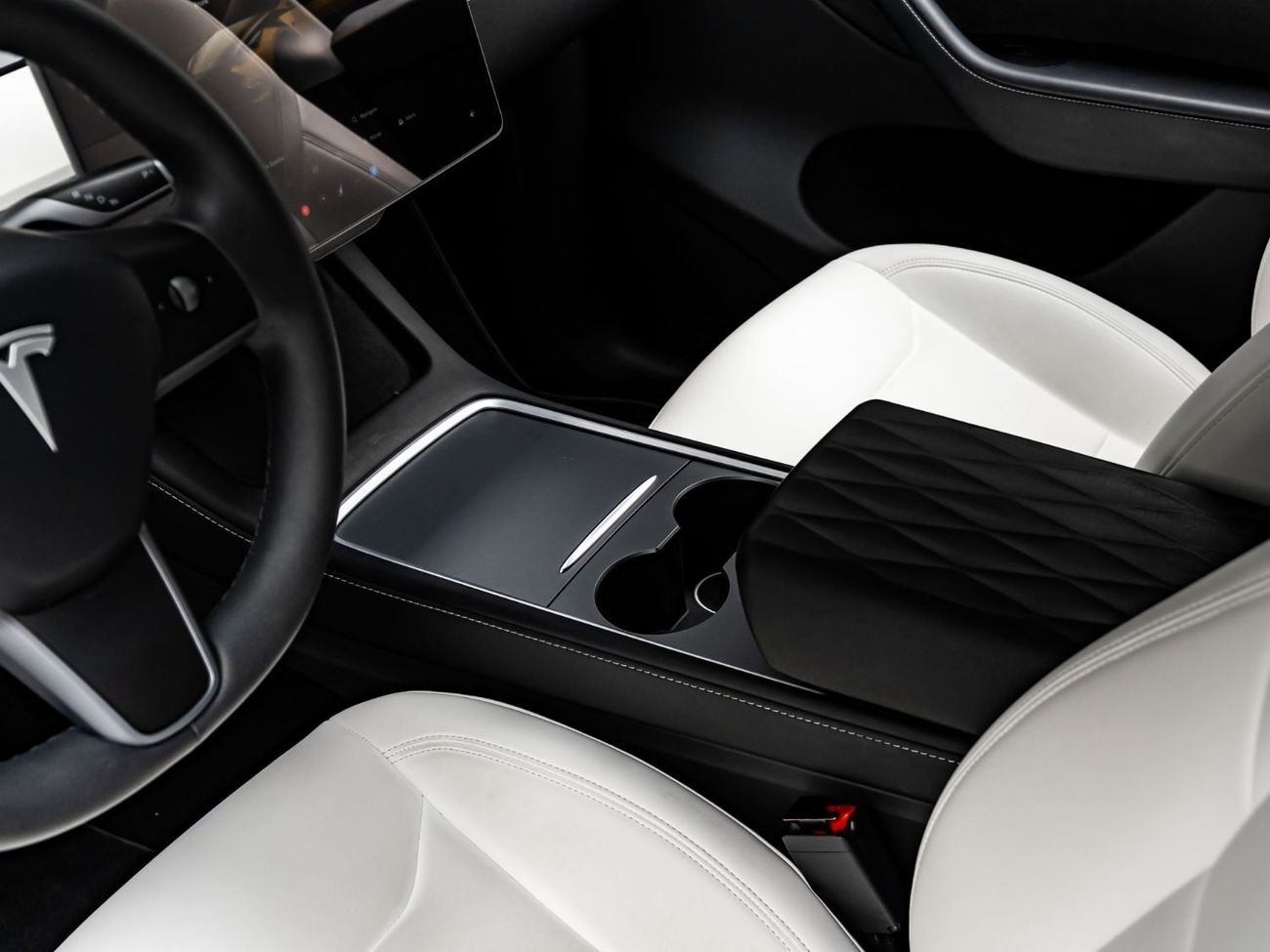 Tesla Model Y Performance (AWD) 2024 Tesla Model Y Performance, 75kWH, 4WD, 527bhp, 1 Speed Auto