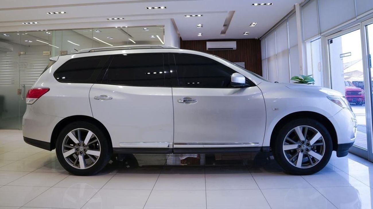 Nissan Pathfinder SV 3.5L (260 HP) 4WD
