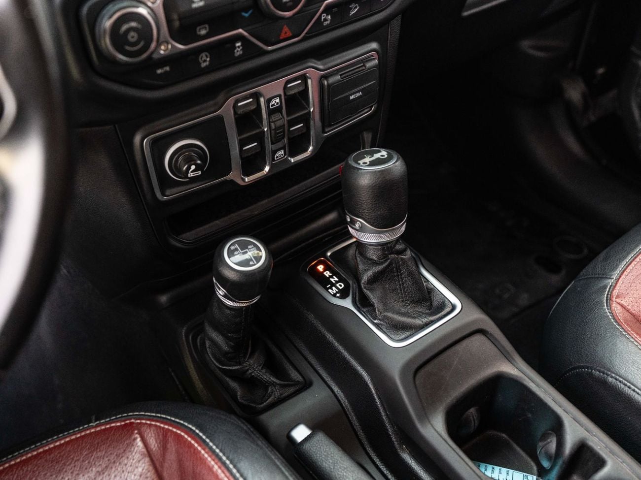 Jeep Wrangler Unlimited Sport 3.6L A/T