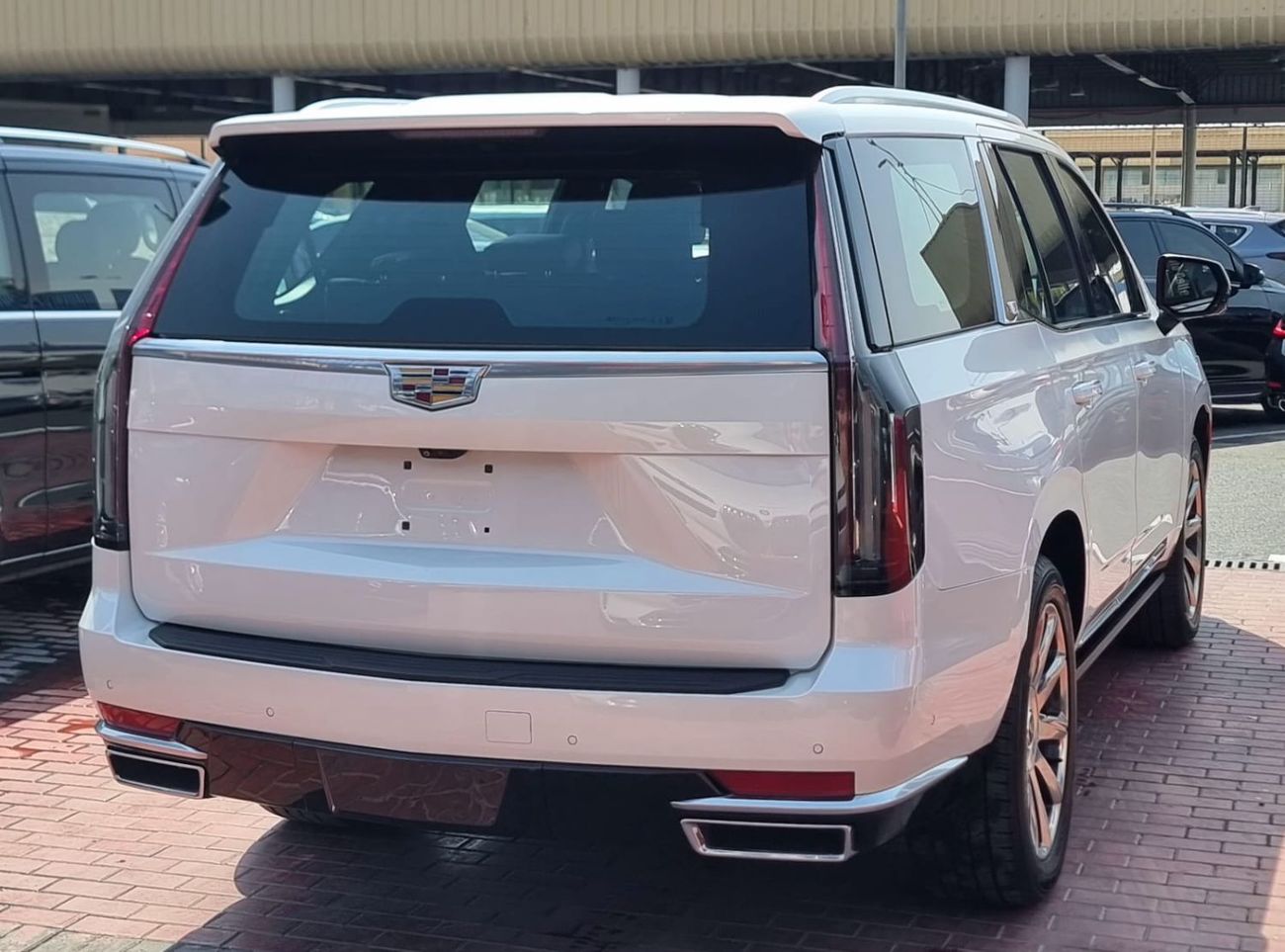 كاديلاك إسكالاد Premium Luxury Platinum 6.2L 4WD