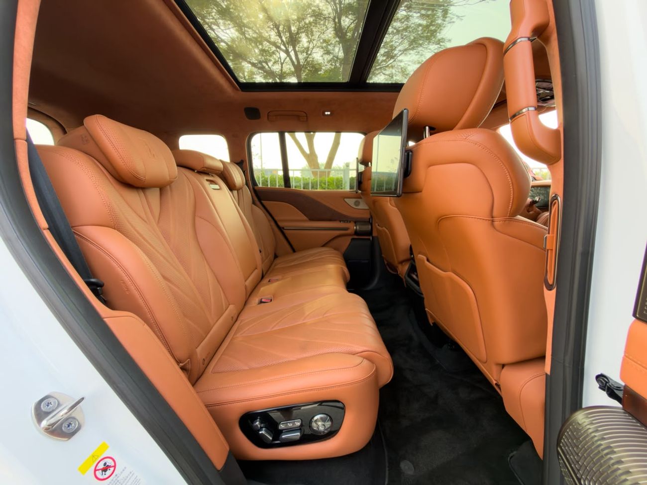 Yangwang U8 STANDARD USED 2024 YANGWANG U8 EREV | 2.0L 1,180 HP | 60000 KM | WARRANTY&SERVICE