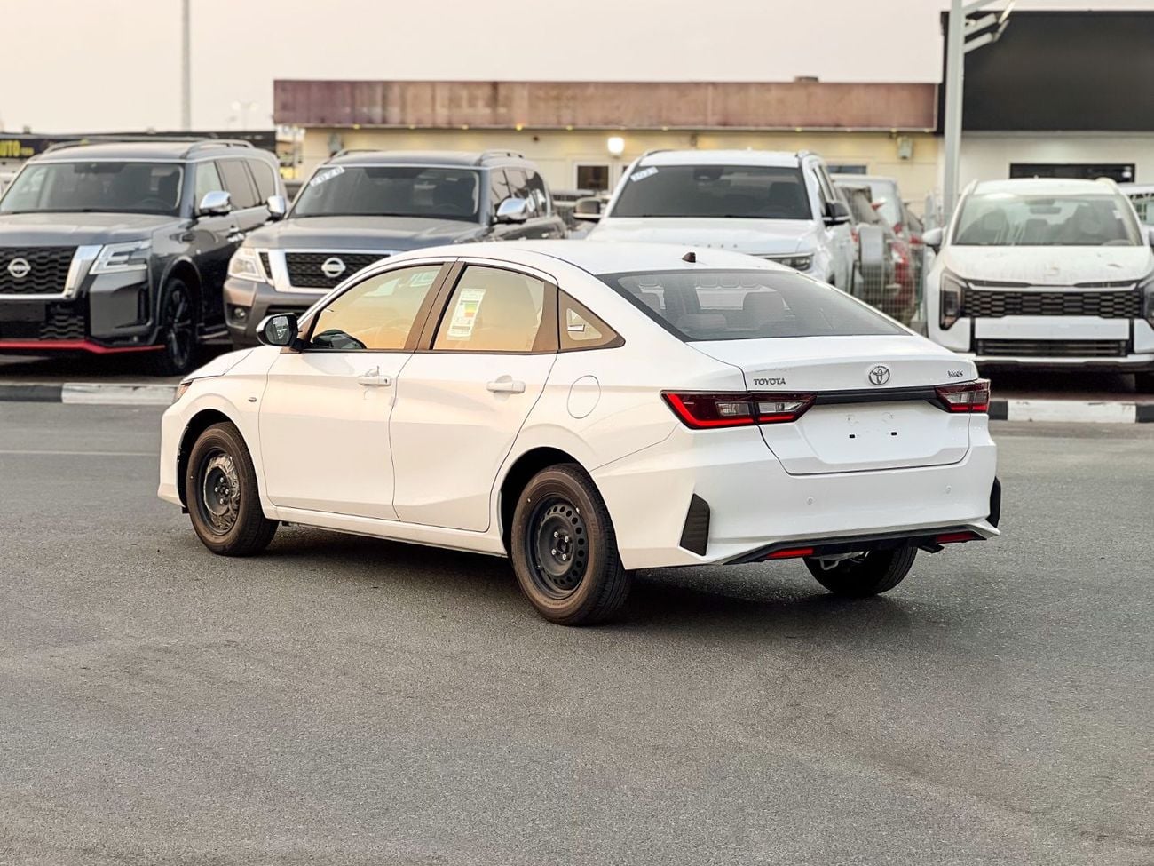 تويوتا يارس EXPORT PRICE - Toyota Yaris E STD 1.5L