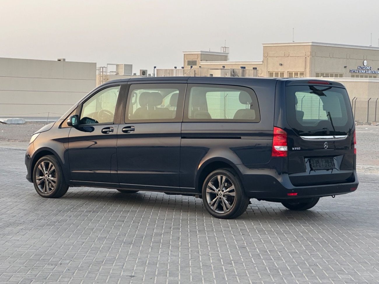 مرسيدس بنز V 250 موديل 2019 خليجي حاله ممتازه من الداخل والخارج صبغ الوكاله مالك واحد من الوكاله