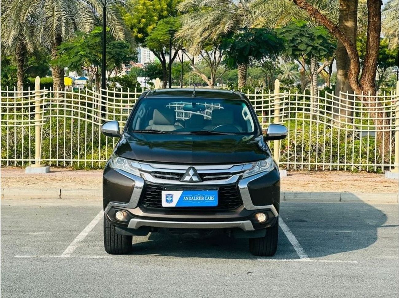 ميتسوبيشي مونتيرو GLS Mid FULL AGENCY MAINTAINED || 1110 PM || MONTERO SPORT GLS 3.0L V6 || LOW MILEAGE || GCC ||  0%