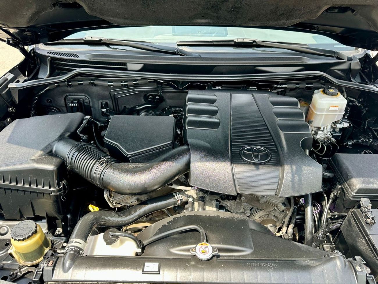 تويوتا لاند كروزر Toyota landcruise 2018Model Engine 4.0 petrol v6 colour Black Transmission Automatic Interior.Begie 