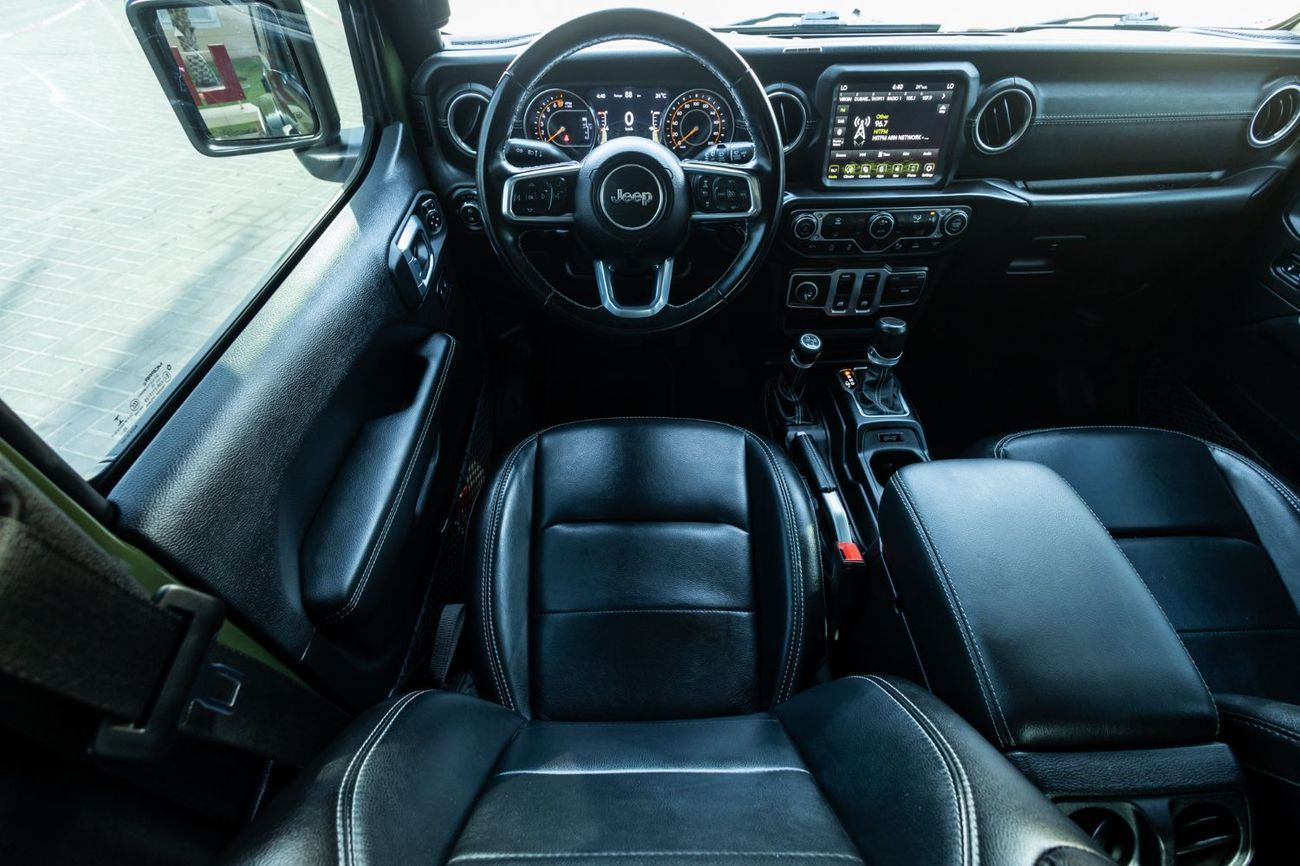 Jeep Wrangler Sahara Plus