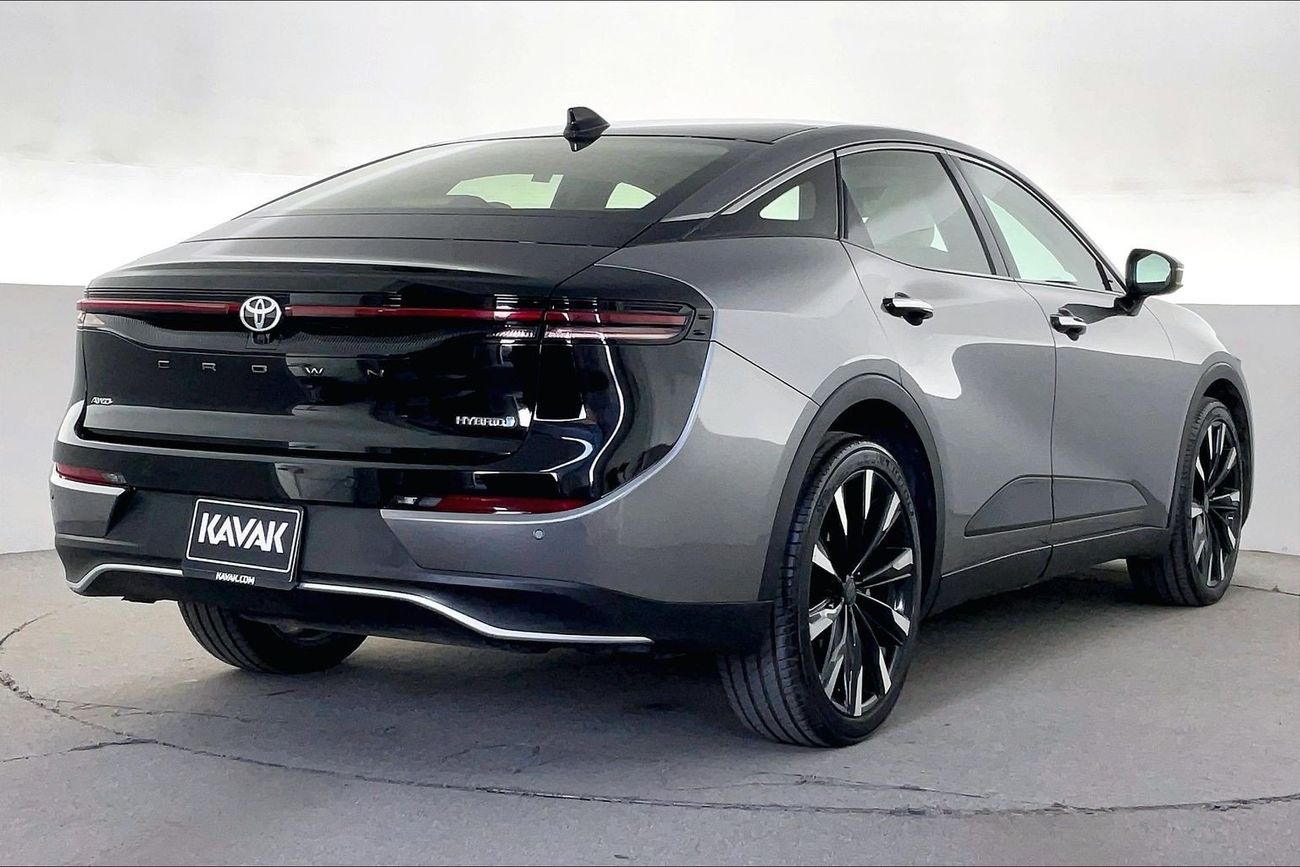 Toyota Crown Platinum | National Day Celebration | Guaranteed Warranty | 0 Down Payment