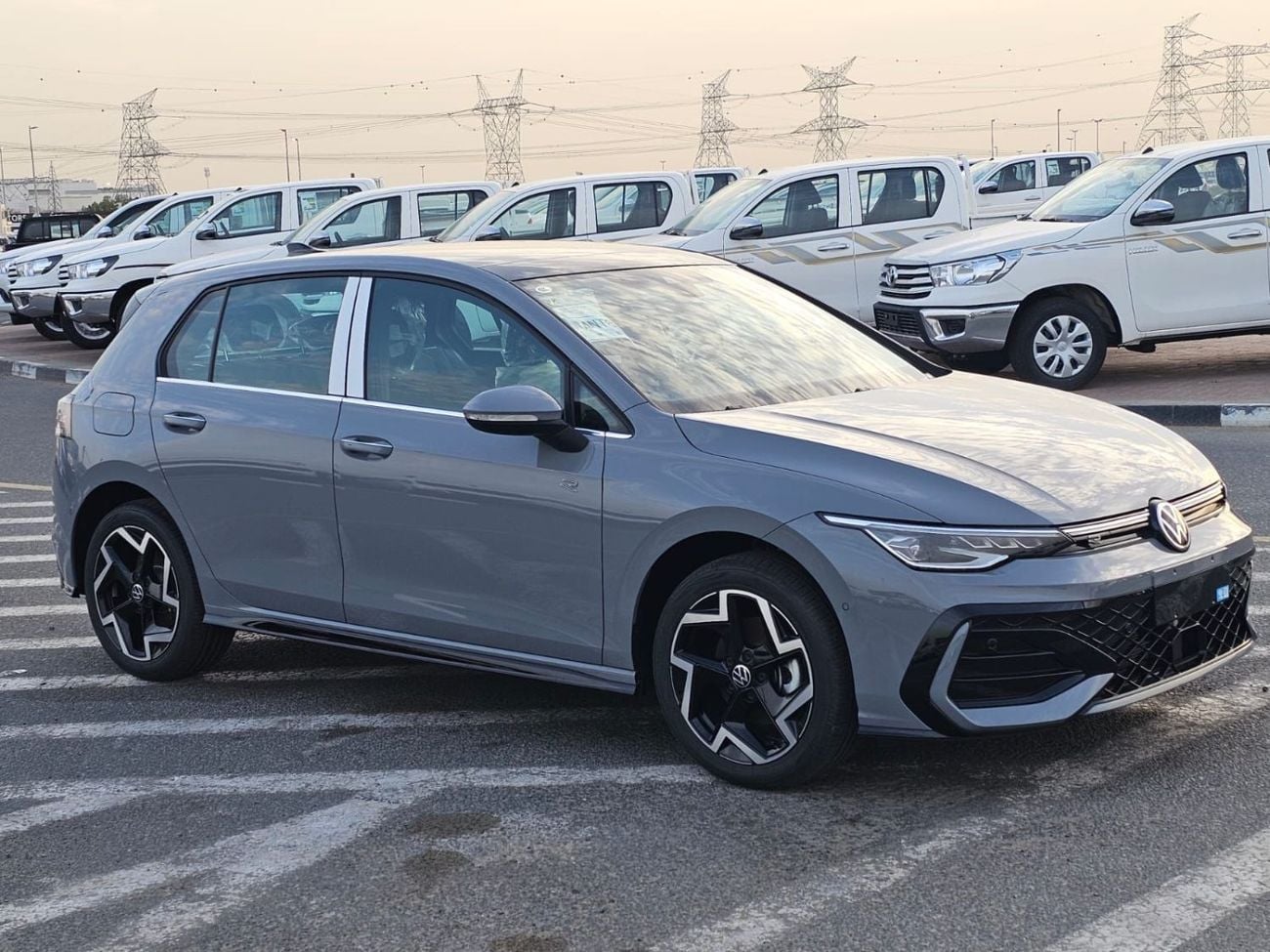 فولكس واجن جولف Golf8 R Line 2025