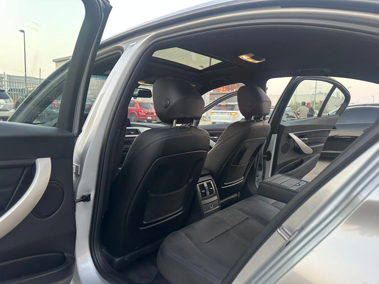 BMW 320i Exclusive 2.0L