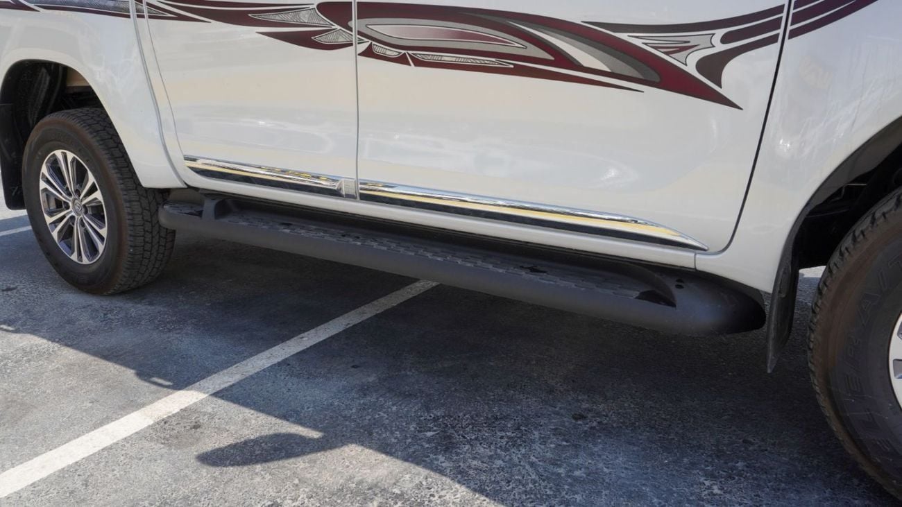 تويوتا هيلوكس GLS 2.7L AWD