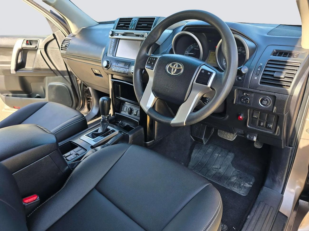 تويوتا برادو 4x4 Diesel Right Hand Drive (Export Only)