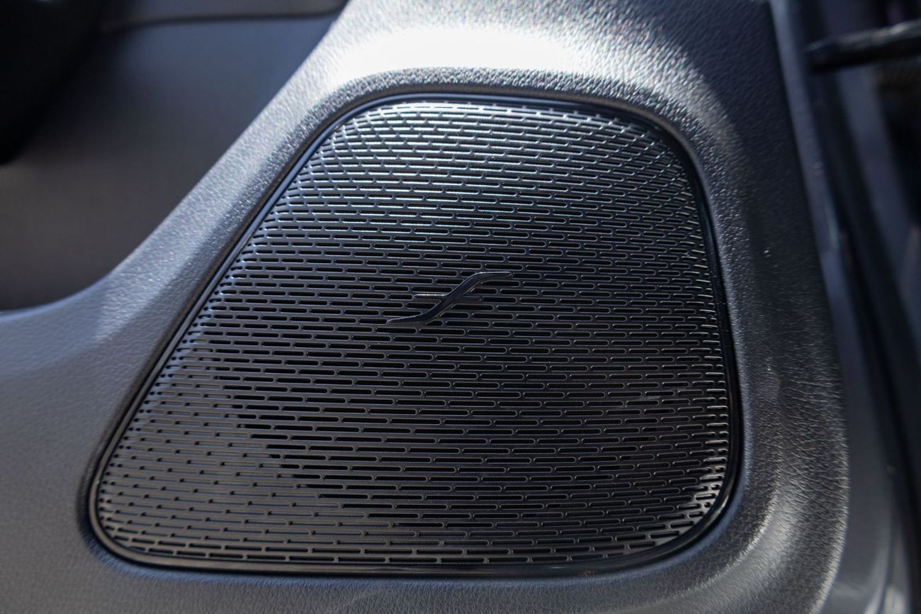 مرسيدس بنز CLA 250 Premium + 2.0L