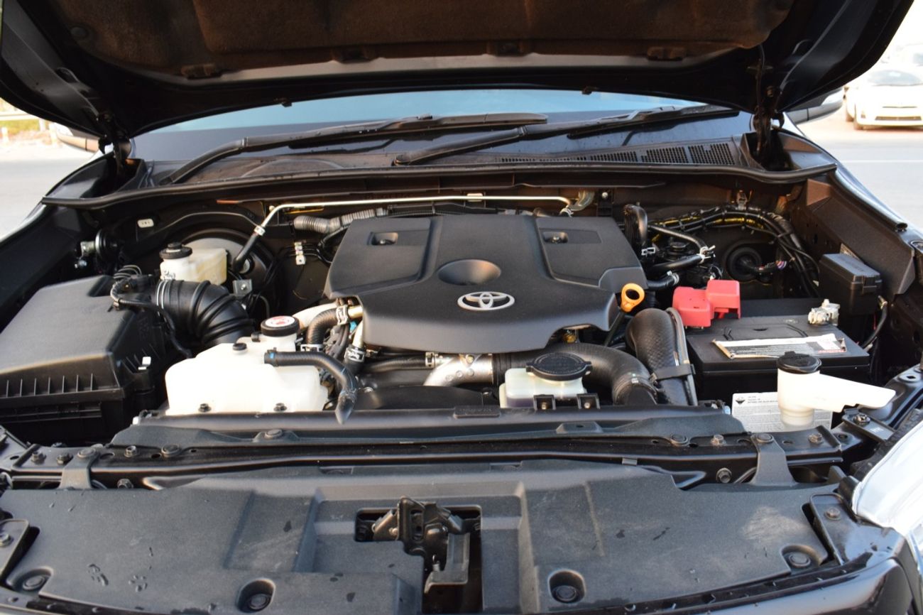 Toyota Hilux PICKUP  DIESEL  AUTOMATIC FULL GEAR OPTIONE (RUGGED)  2.8L 4X4 RIGHT HAND DRIVE