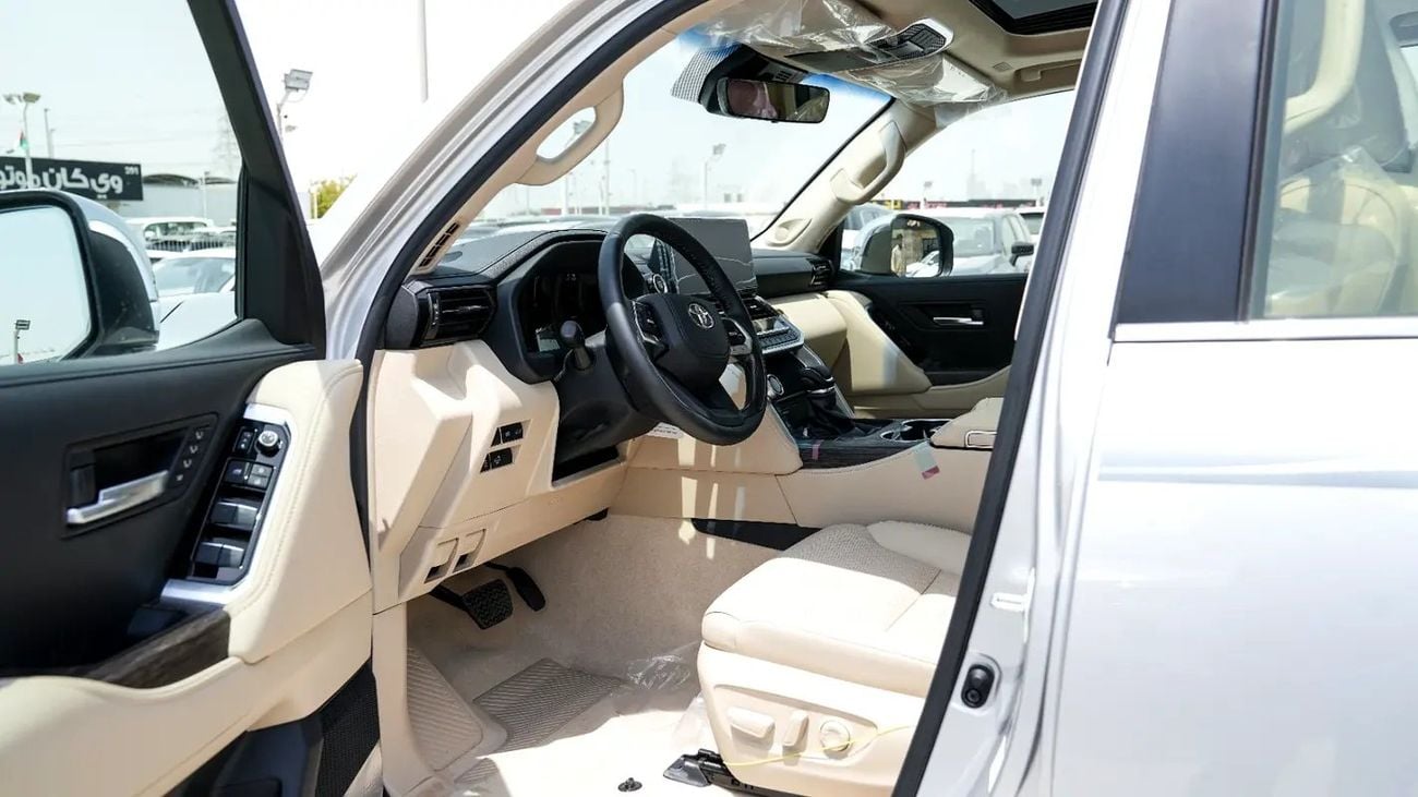 تويوتا لاند كروزر VXR Brand VXR 4.0 | GCC Specs | Zero Mileage