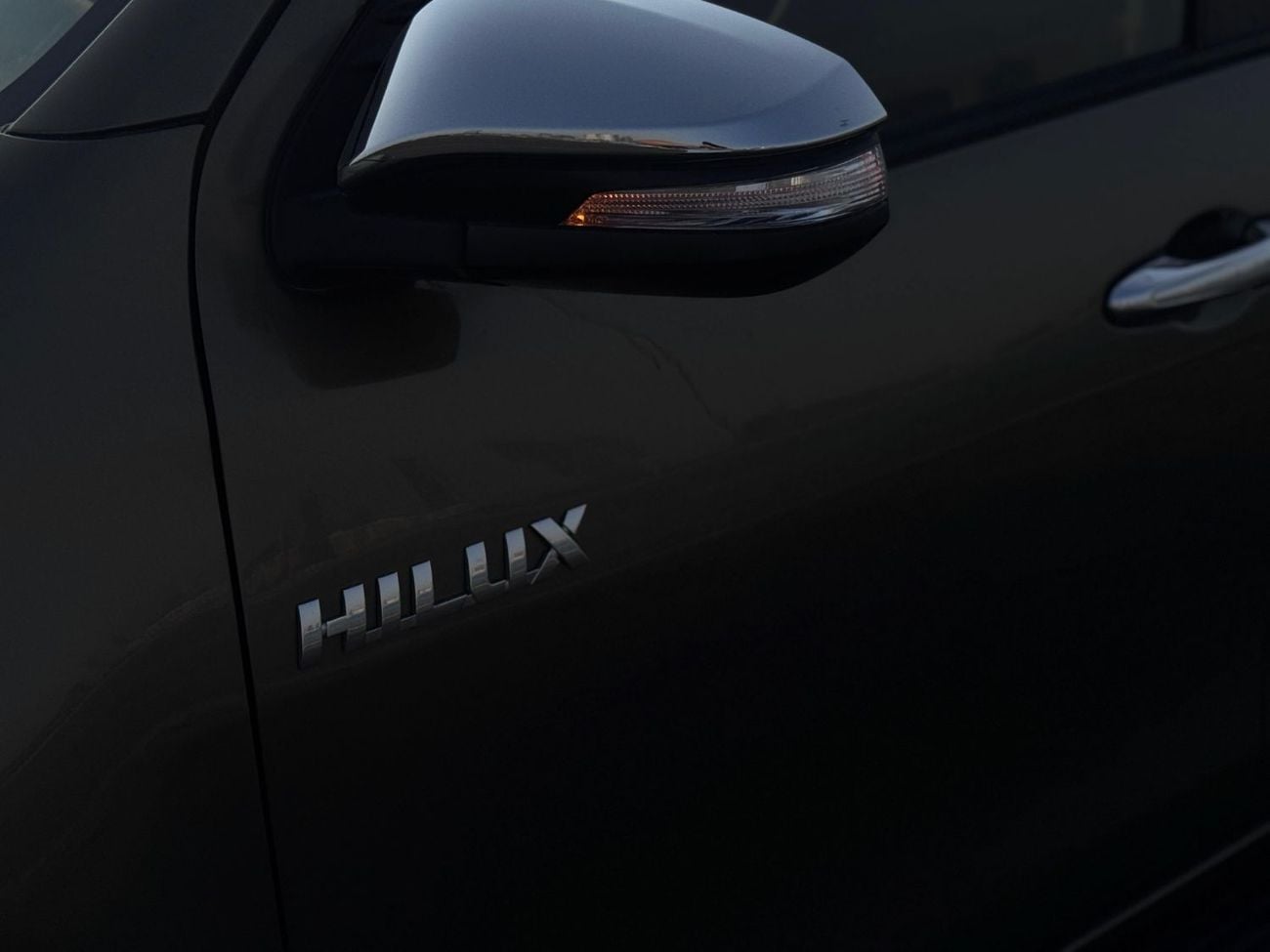 Toyota Hilux GR SPORT DIESEL 2.8 LITER ,RIGHT HAND DRIVE ,GROWN COLOR ,2022 MODEL