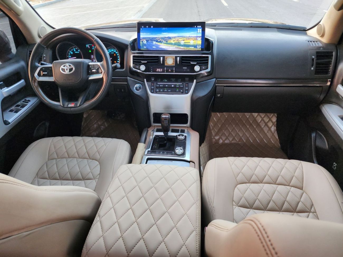 تويوتا لاند كروزر VX.R V8 upgrade 2023