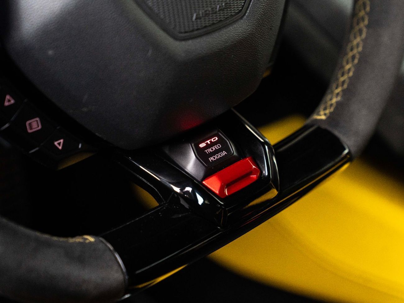 Lamborghini Huracan STO