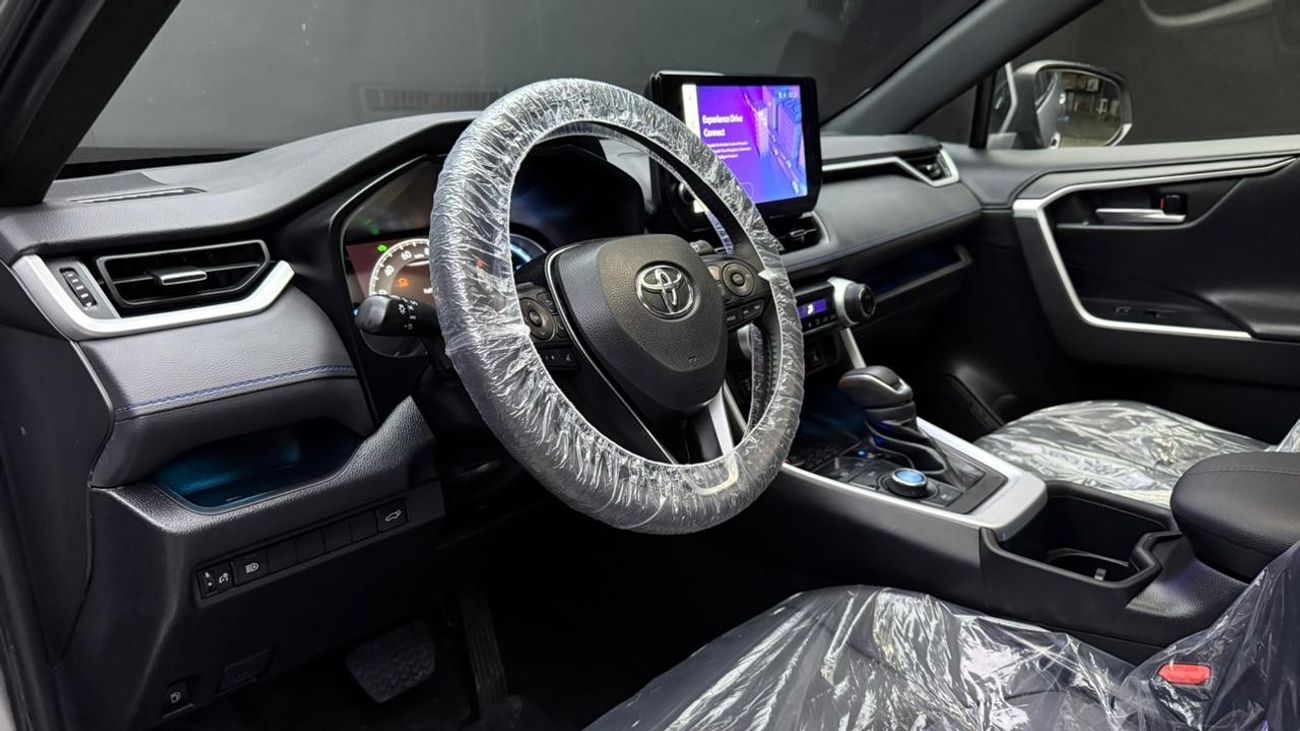 تويوتا راف ٤ Full option perfect inside and outside
