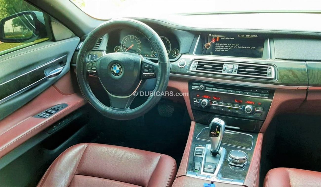 بي أم دبليو 730Li LI - 2015 - UNDER WARRANTY - IMMACULATE CONDITION