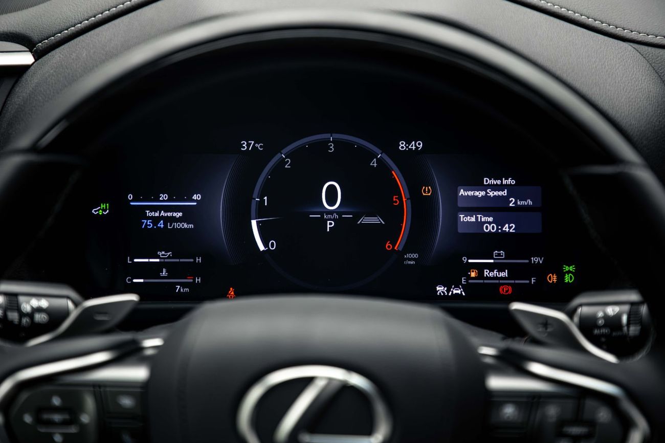 لكزس LX 500 D 3.3L Diesel - Sonic Quartz Inside Crimson | Export Only