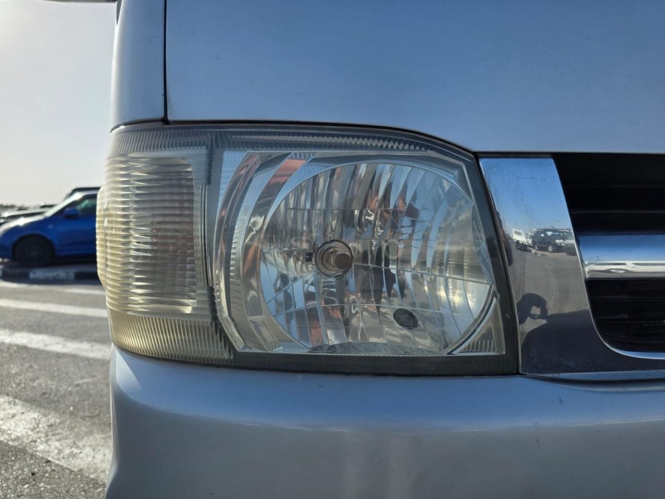 Toyota Hiace TOYOTA HIACE VAN RHD 2006 MODEL 2.0 L PETROL AUTOMATIC(PM36387)