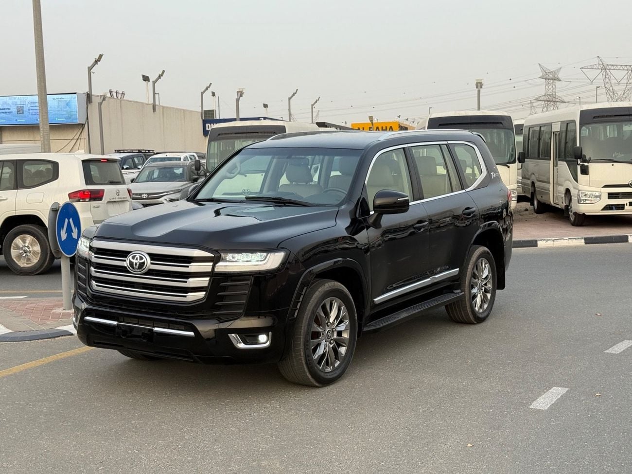 Toyota Land Cruiser SAFARI 2019 LAND CRUISER GXR V6/4.0 FACELIFTED 2025 EXCELLENT CONDITION GCC