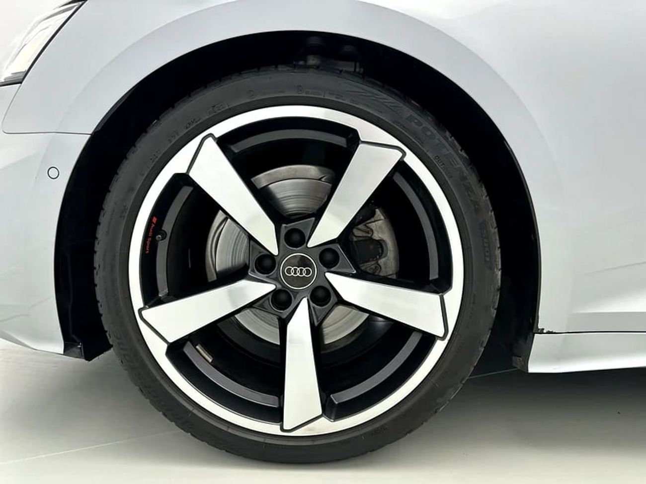 أودي A5 40 TFSI Sport 2.0L Sportback 40 TFSI 190hp (Ref# 055024)