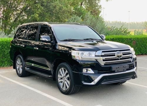 Toyota Land Cruiser VXR Toyota Land Cruiser 2019 v8 full options