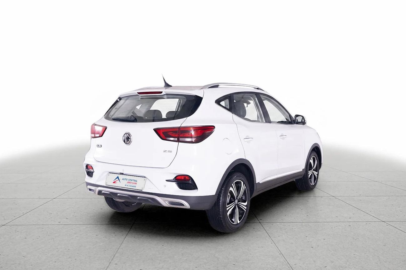 MG ZS LUXURY 1.5