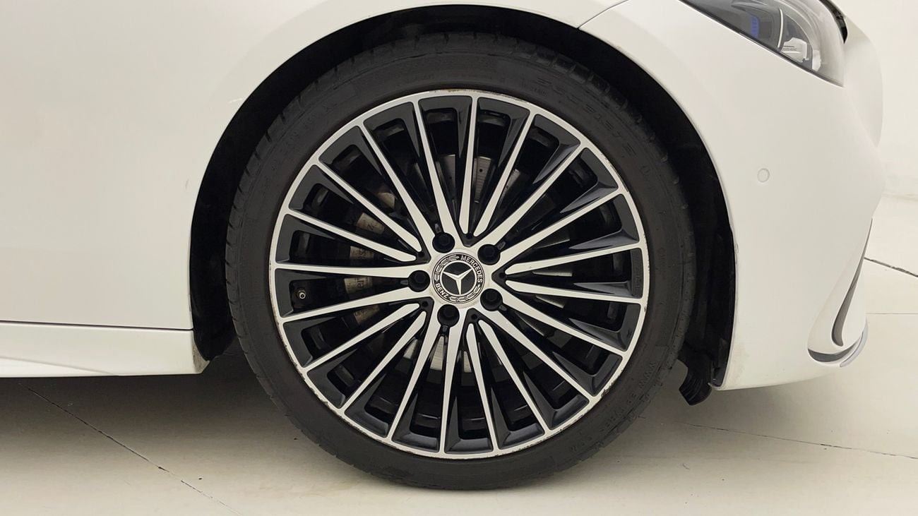 Mercedes-Benz C 200 AMG SPORTS PACKAGE 2 | Zero Down Payment | Home Test Drive