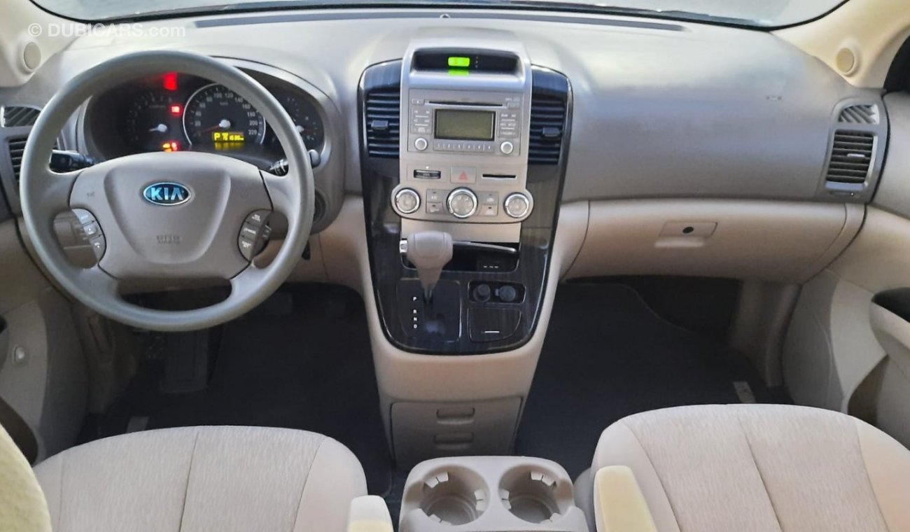 Kia Carnival 2015 With sunroof Ref# 85