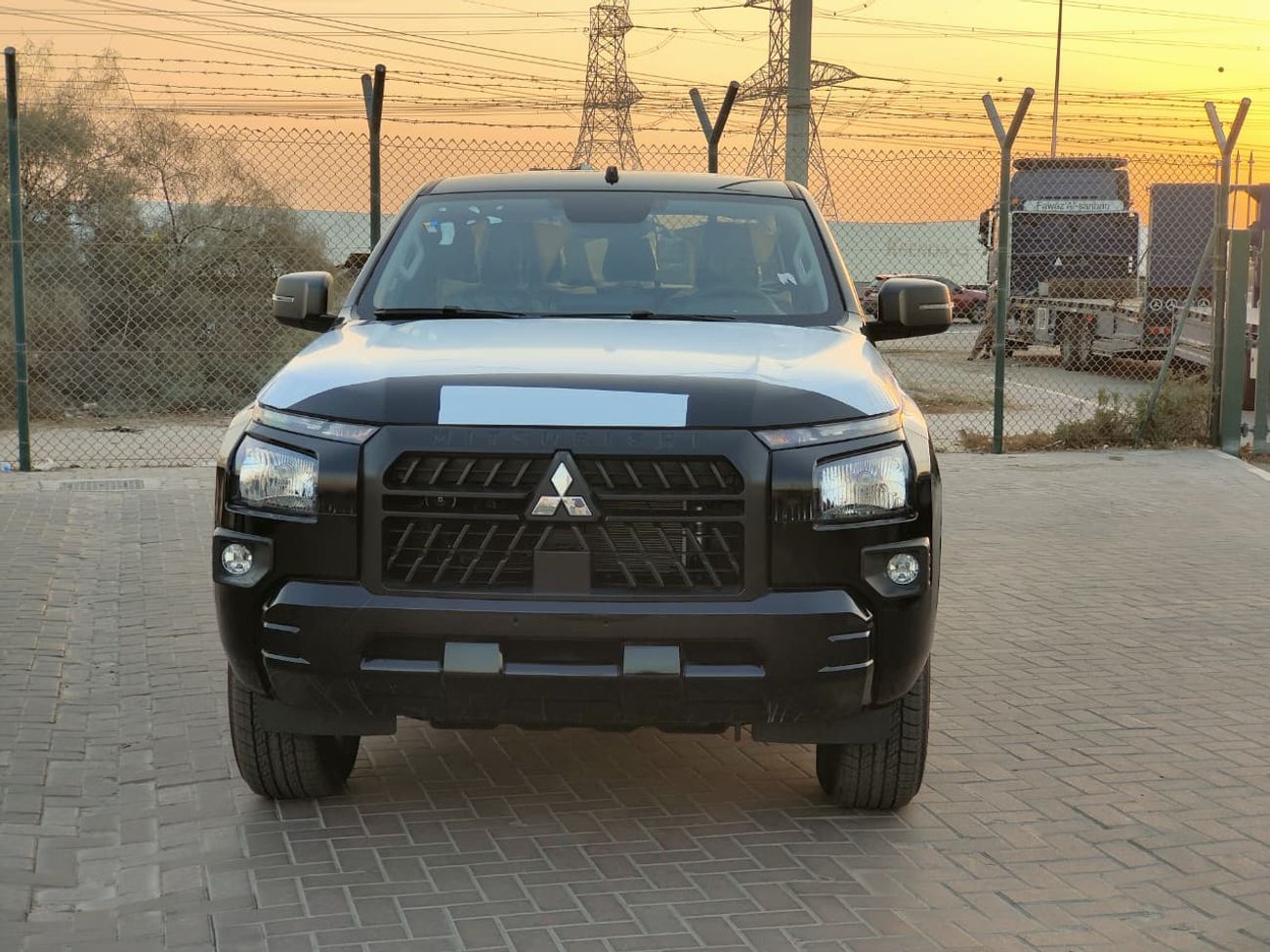 Mitsubishi L200 MITSUBISHI L200 PETROL GLX 2.4L 2025