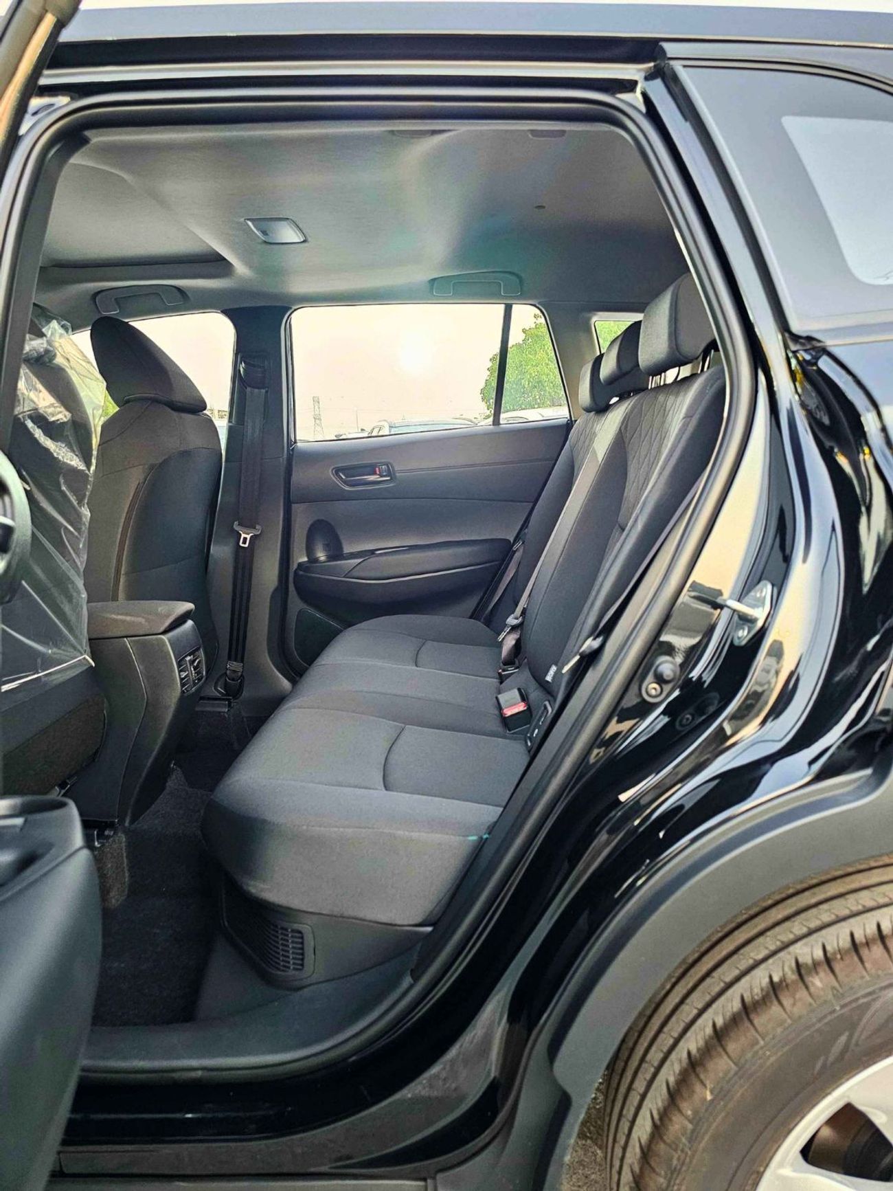 Toyota Corolla Cross HYBRID ELITE / SUNROOF / FABRIC SEATS / 2.0L V4  (CODE # CRCHC)