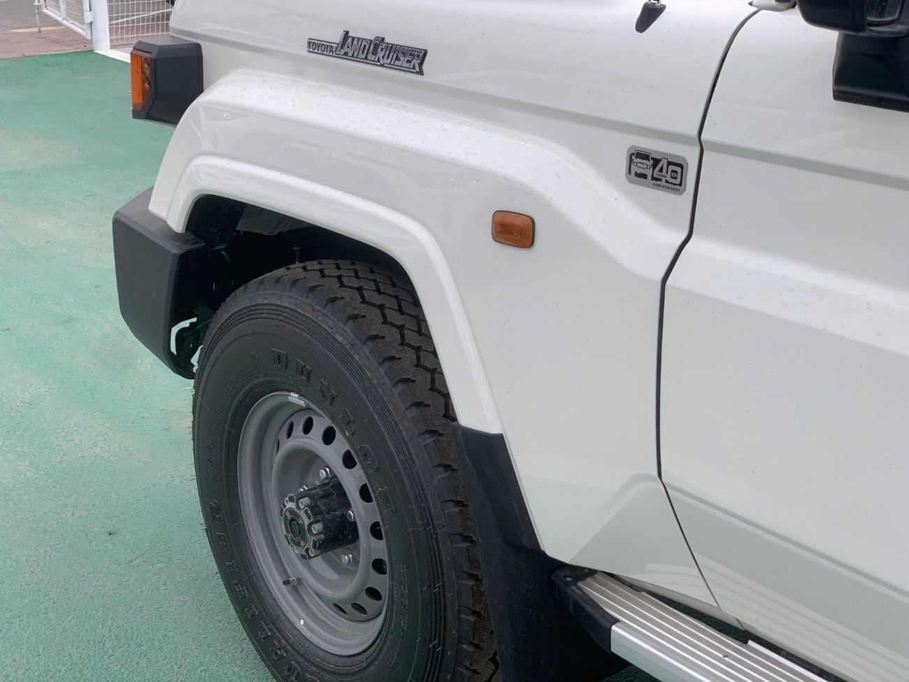 Toyota Land Cruiser 70