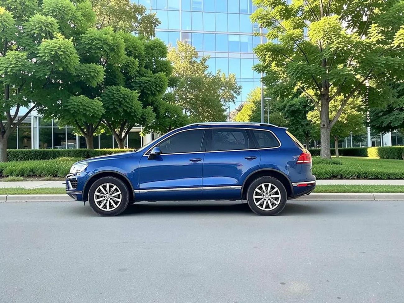 Volkswagen Touareg 1,005 P.M | SEL | GCC Specs | Pristine Condition