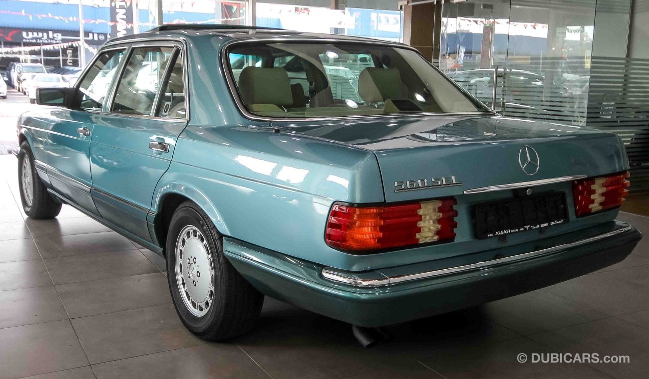 مرسيدس بنز 560 SEL