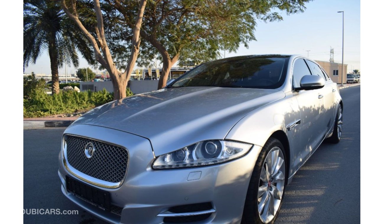 Jaguar XJ L 2013 LUXURY GCC SPECS FULL SERVICE HISTORY