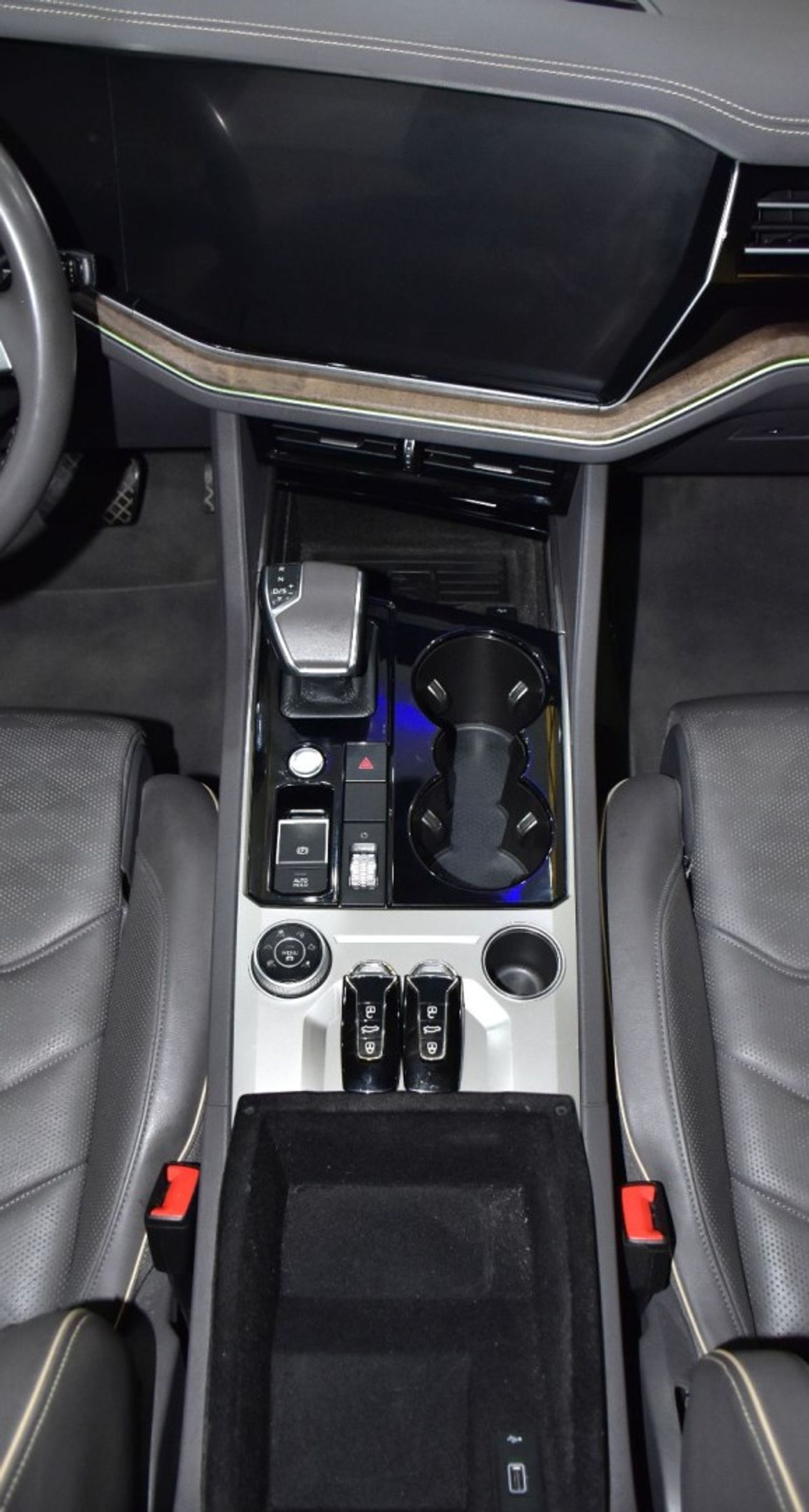 Volkswagen Touareg EXCELLENT DEAL for our Volkswagen Touareg ( 2019 Model ) in White Color GCC Specs