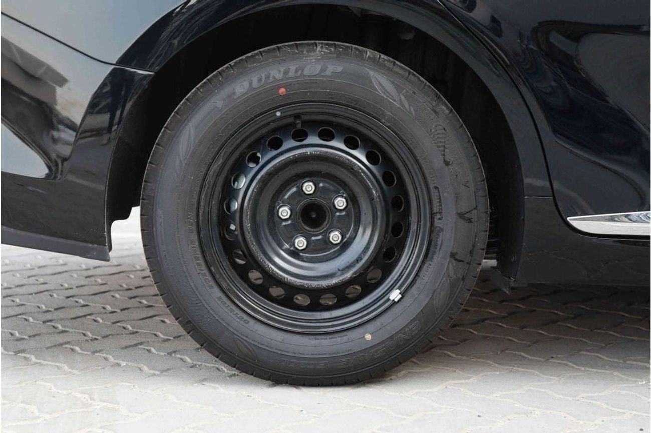 Toyota Camry 2025 TOYOTA CAMRY LE 2.5 Hybrid - ATTITUDE BLACK inside BEIGE | Export Only