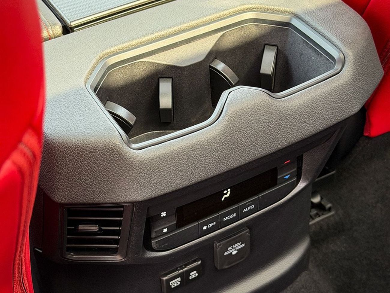 تويوتا سيكويا 