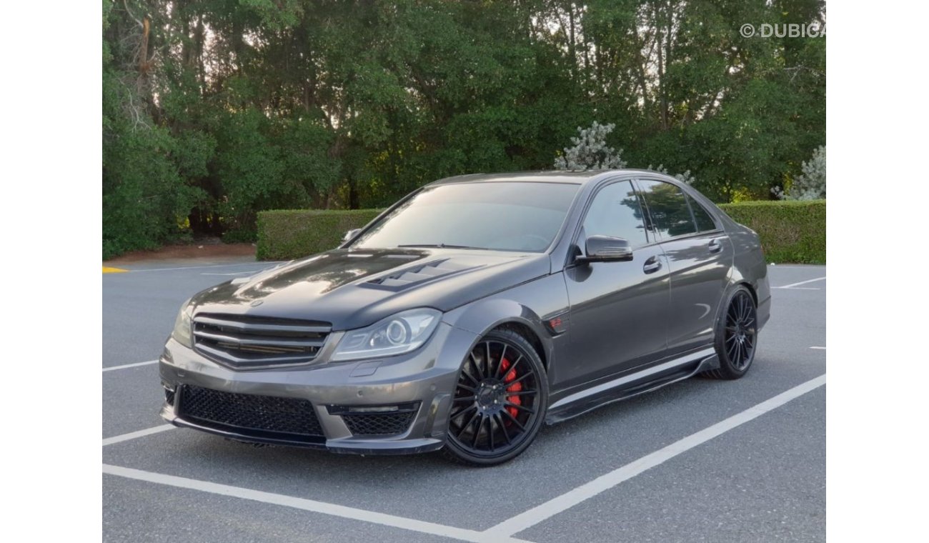 Mercedes-Benz C 63 AMG Mercedes C-63 AMG 2009 US perfect condition inside and outside