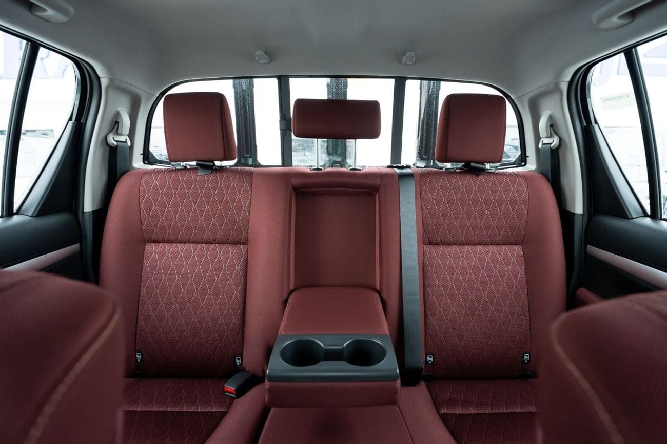 تويوتا هيلوكس S-GLX 2.8L Pick Up Diesel Automatic Transmission 4WD Double Cabin 2026