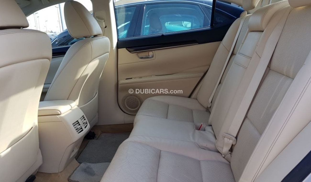 Lexus ES350 2013 model Gulf specs low mileage clean car