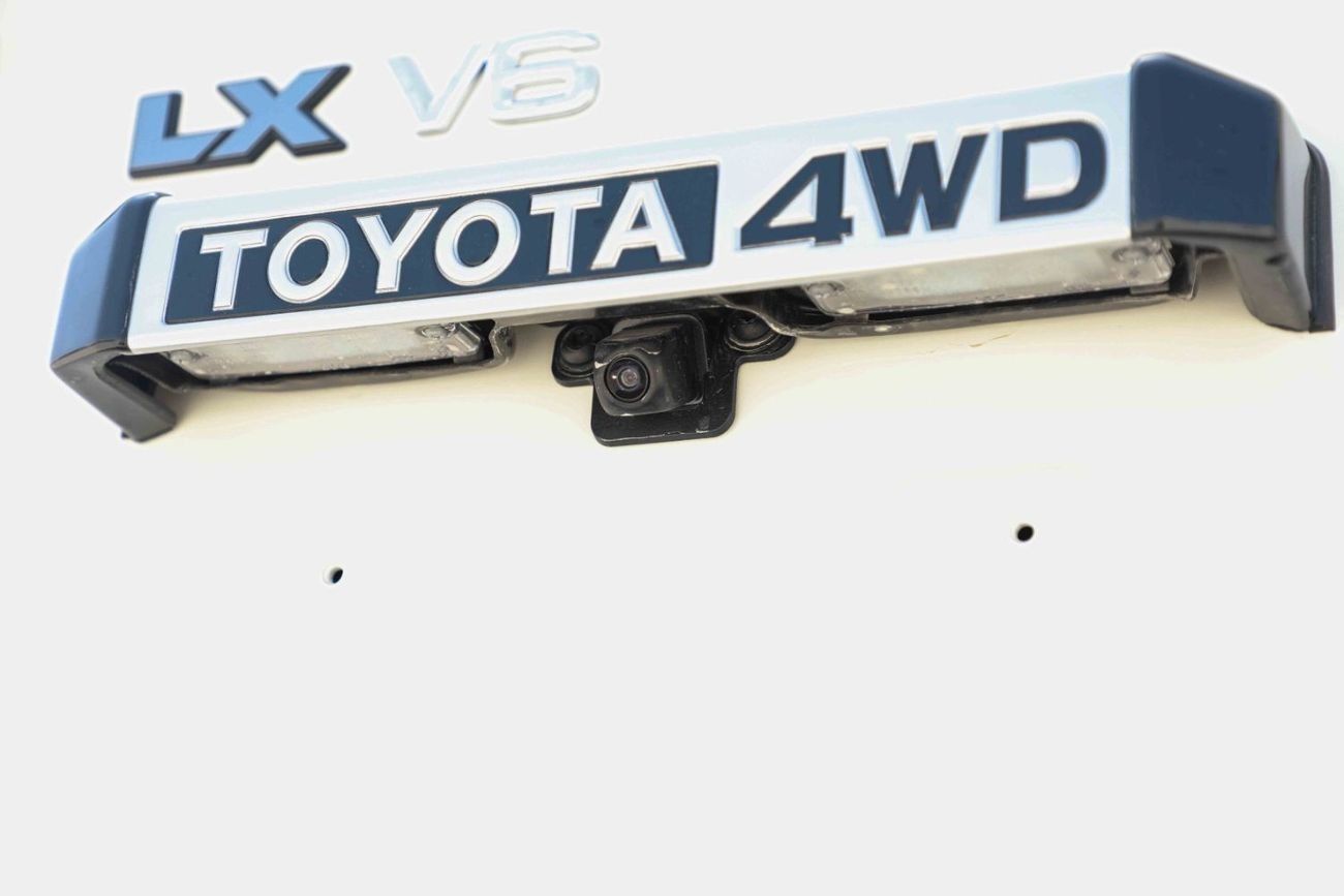 Toyota Land Cruiser 70 2025 TOYOTA LC76 HARDTOP 4.0 - WHITE inside SADLLE TAN | Export Only