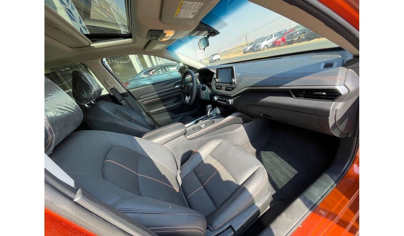 نيسان ألتيما SV 2.5L SV / 2.5L / LOW MILEAGE / RADAR / APPLE - ANDROID AUTO