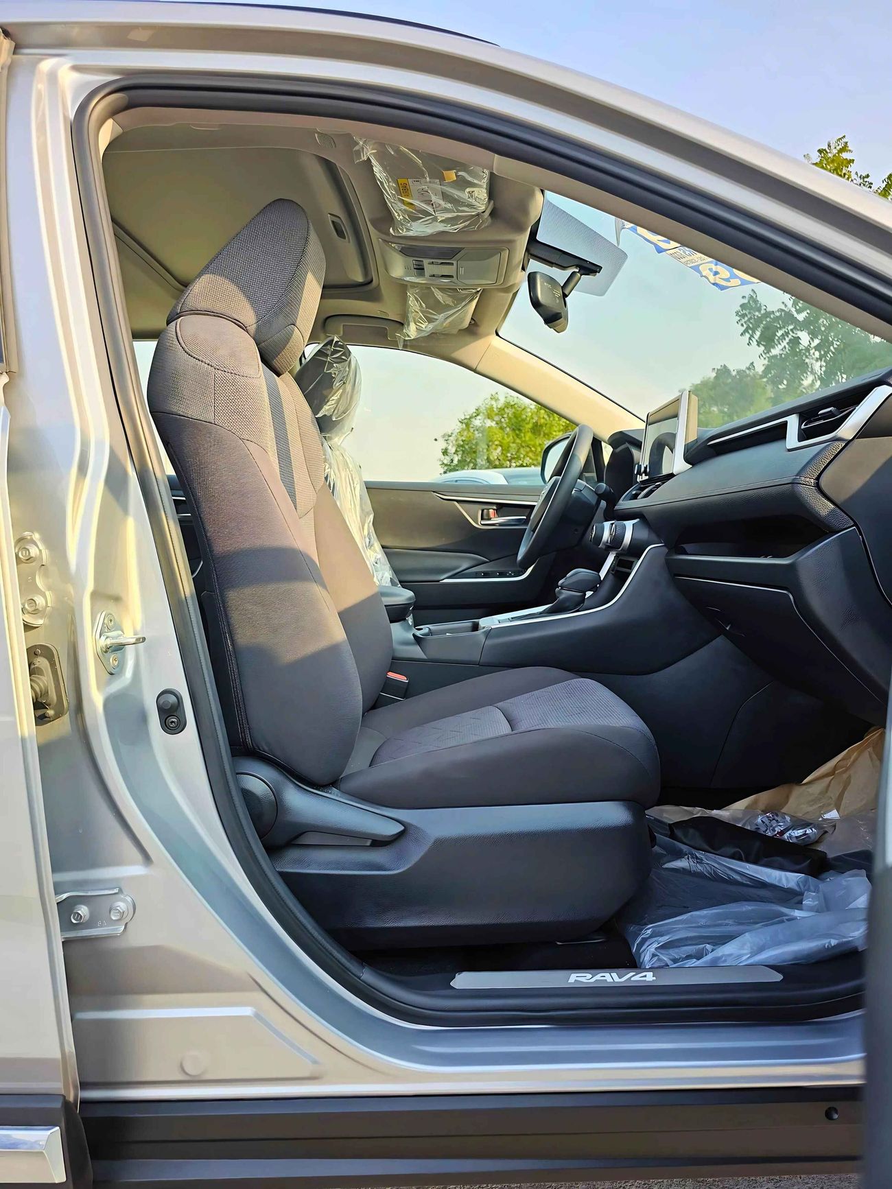 Toyota RAV4 Limited | 2.5L Petrol | Full Option / Sunroof / AWD / CODE#LIMITED