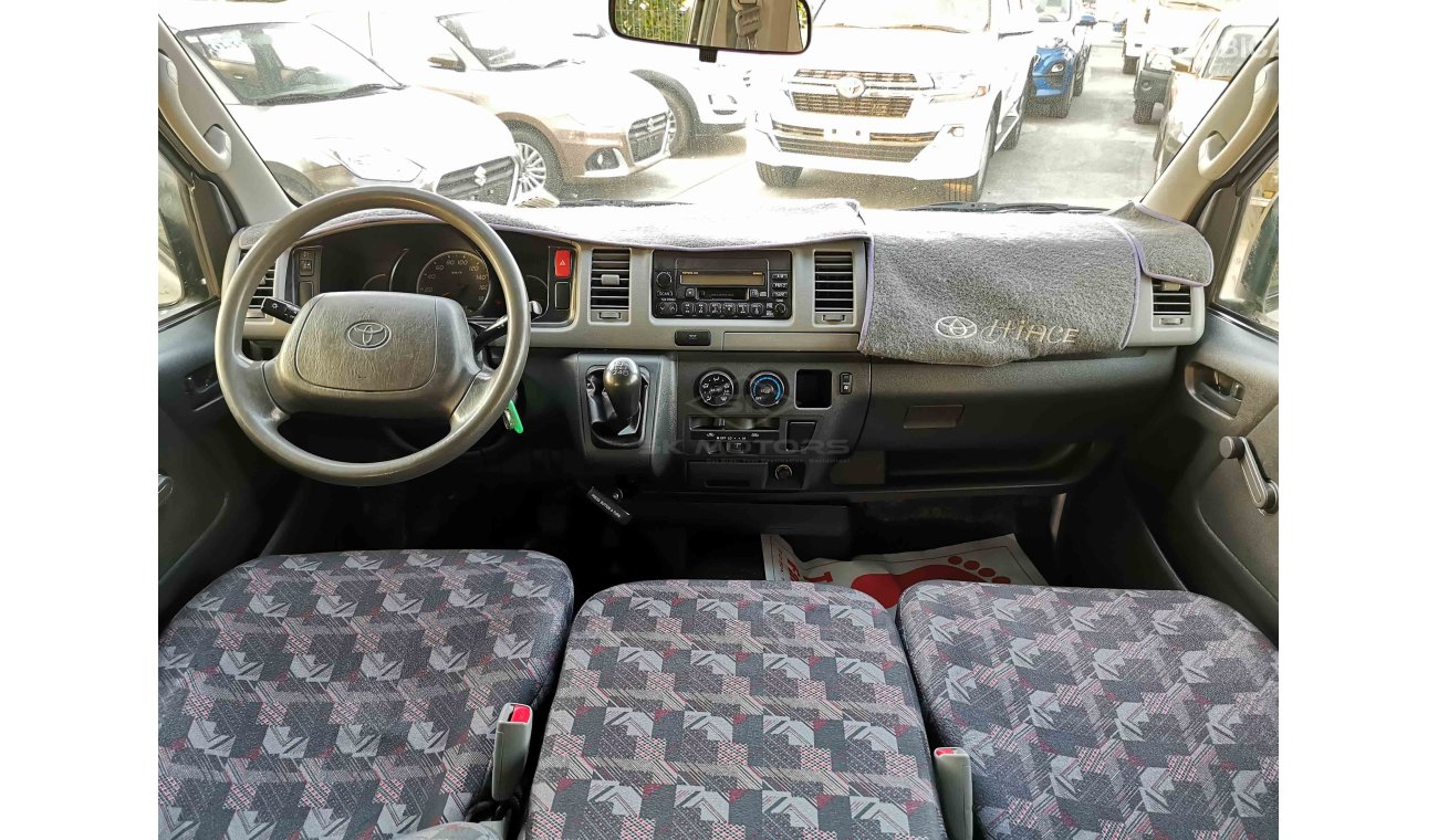 Toyota Hiace 2.7L 4CY Petrol, 15" Tyre, Xenon Headlights, Manual Gear Box, Fabric Seats, Tuner Radio (LOT # 9261)