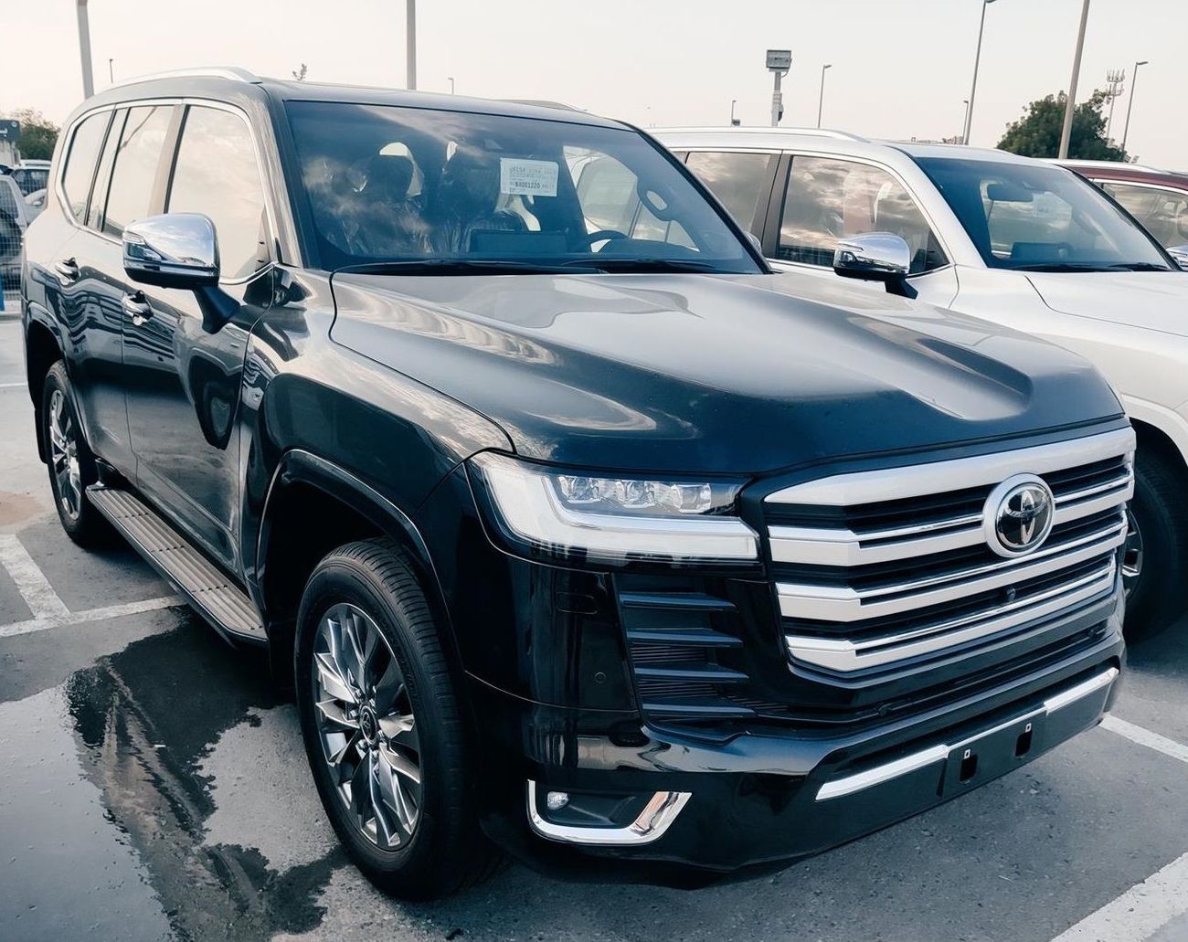 Toyota Land Cruiser VXR 3.5L Petrol Auto Black w Red - HQ0013