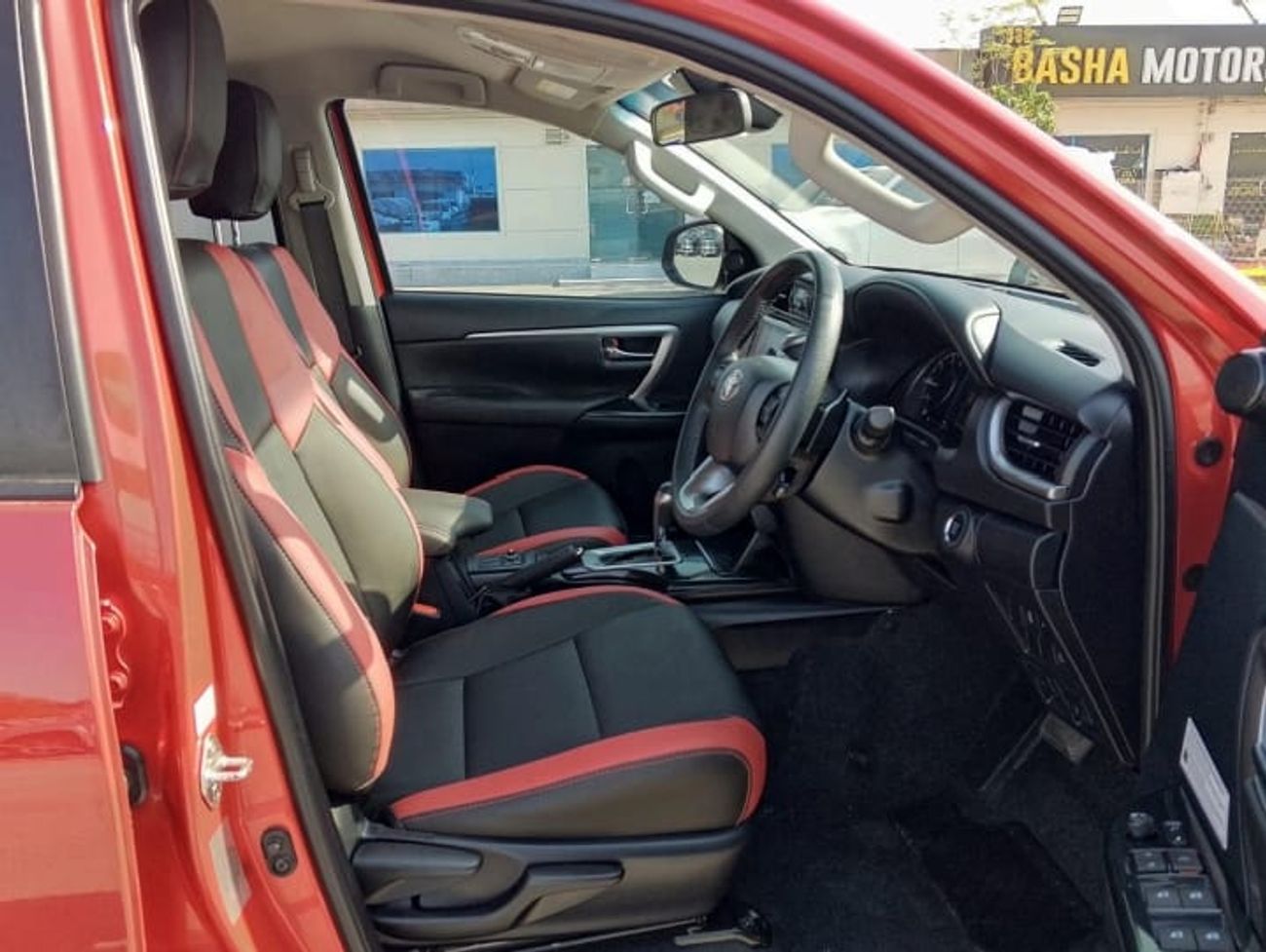 Toyota Fortuner VX-RHD-4WD-2.8L-Automatic-Diesel-7 Seats-5 Doors